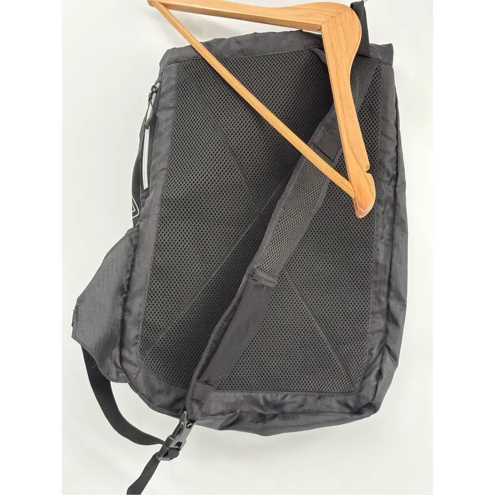 Ogio Sling Bag Backpack Travelers Black One Shoulder Drawstring Close‎
